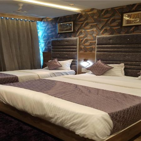 אחמדאבאד Hotel Lotus Villa מראה חיצוני תמונה
