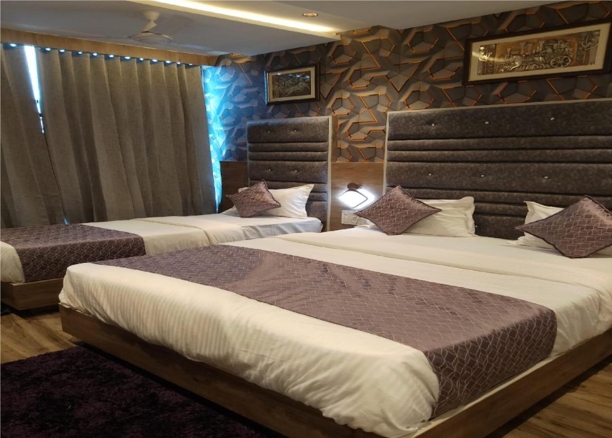 אחמדאבאד Hotel Lotus Villa מראה חיצוני תמונה
