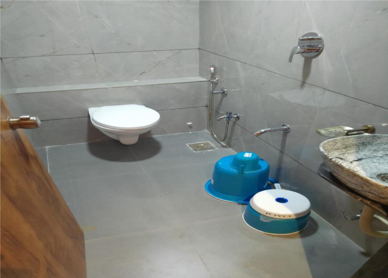 אחמדאבאד Hotel Lotus Villa מראה חיצוני תמונה